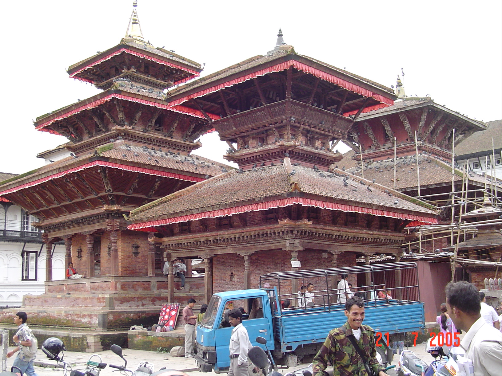 Kathmandu Travel System: Trek Gateway Logic